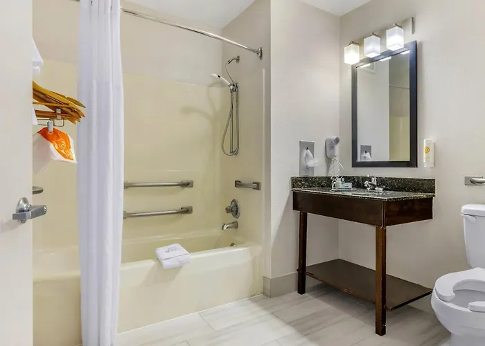 Inn Comfort Near I-57