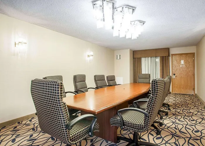 Inn Comfort Near I-57