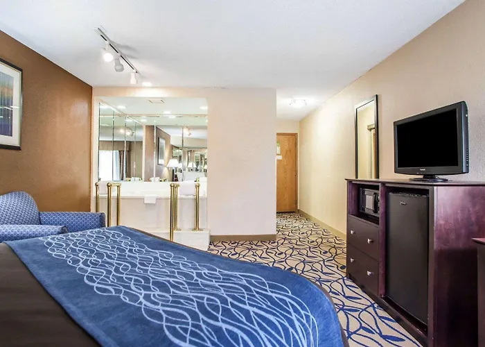 Inn Comfort Near I-57